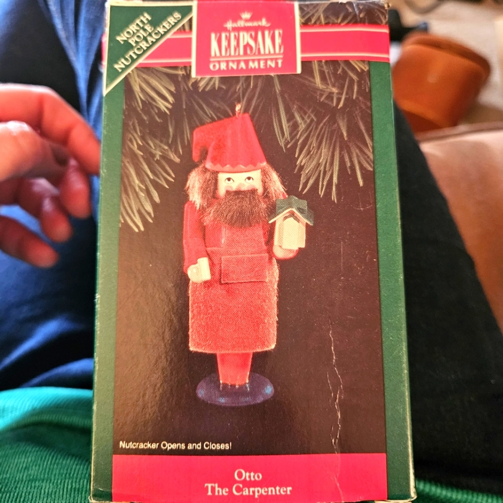 NIB 1992 HALLMARK KEEPSAKE ORNAMENT NORTHPOLE NUTCRACKERS SERIES